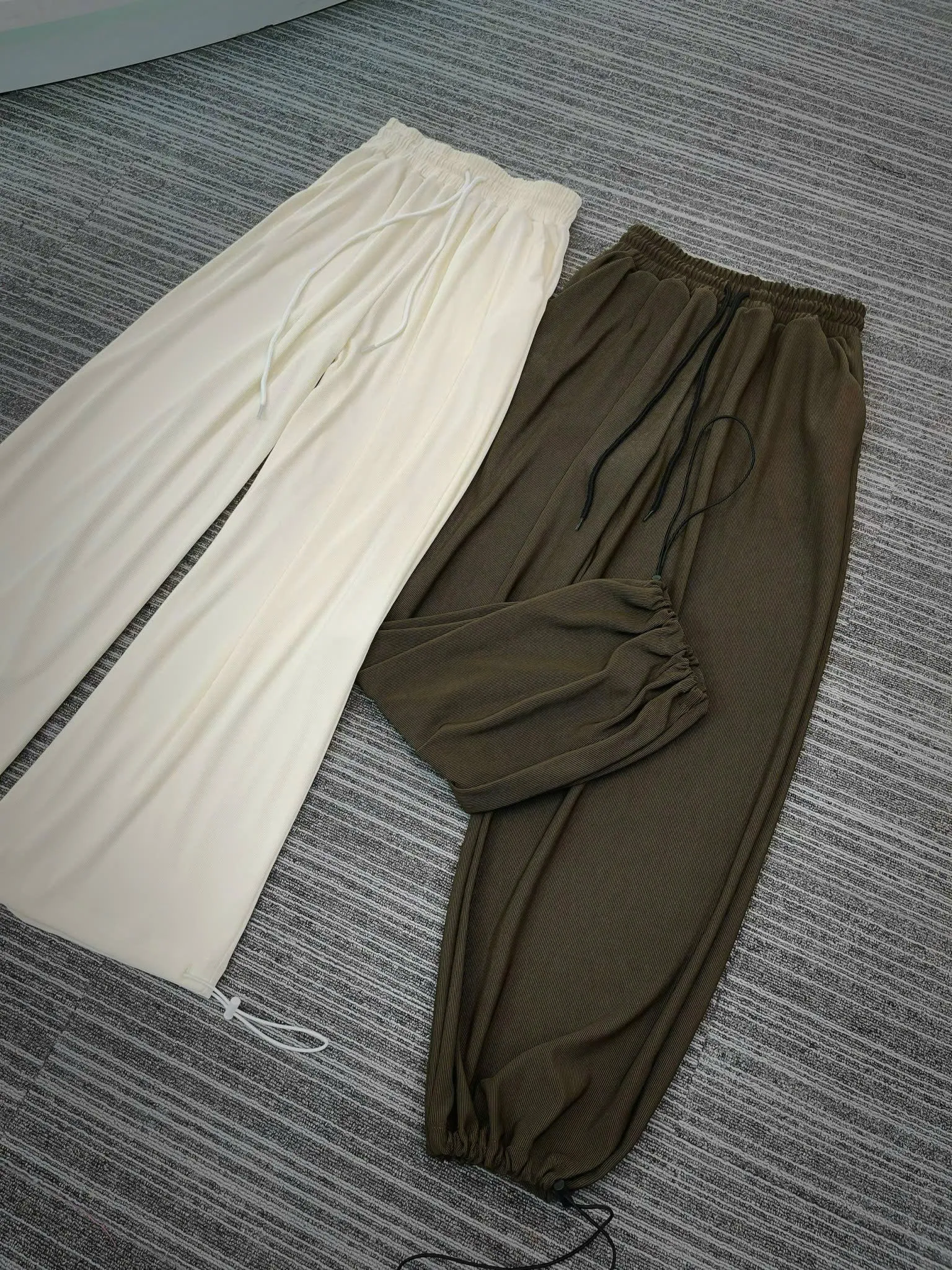 Comfortable elastic waist wide-leg pants