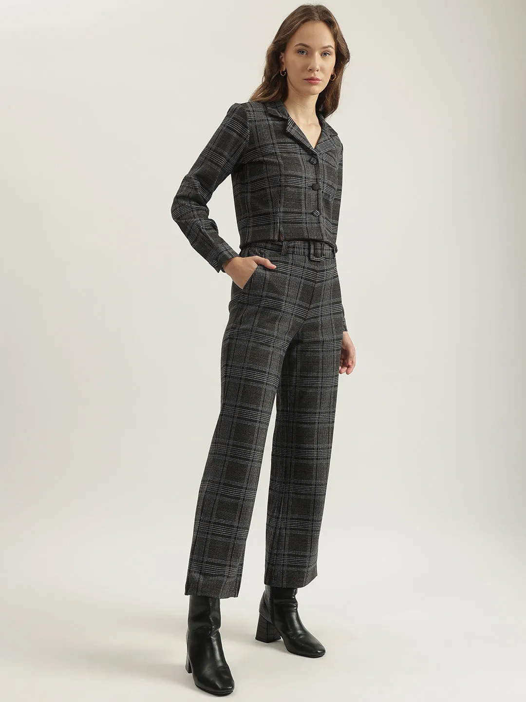 Elle Women Grey Checked Straight Fit High-Rise Flat Front Trouser