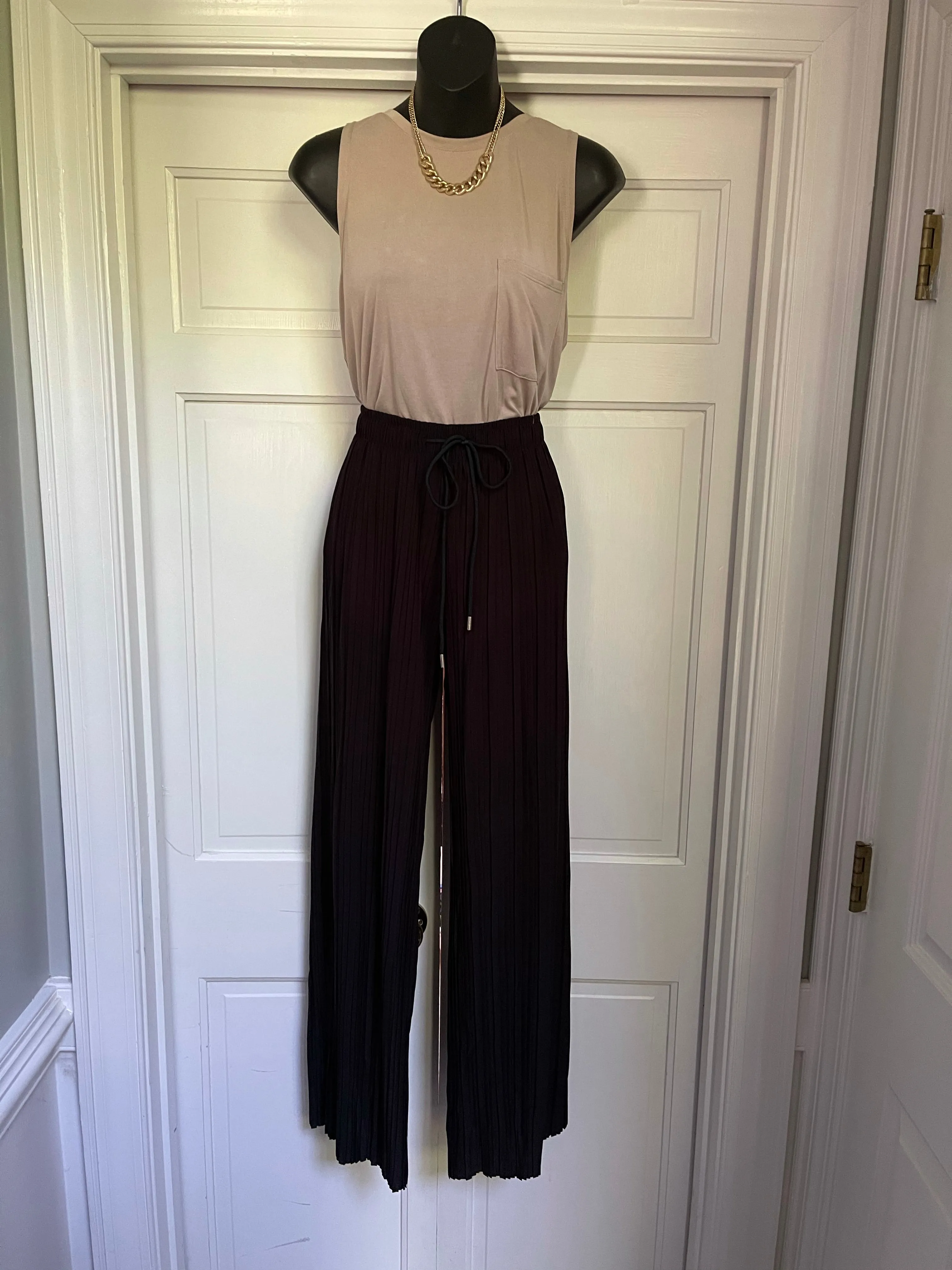 Pleated Black Pull-on Pants