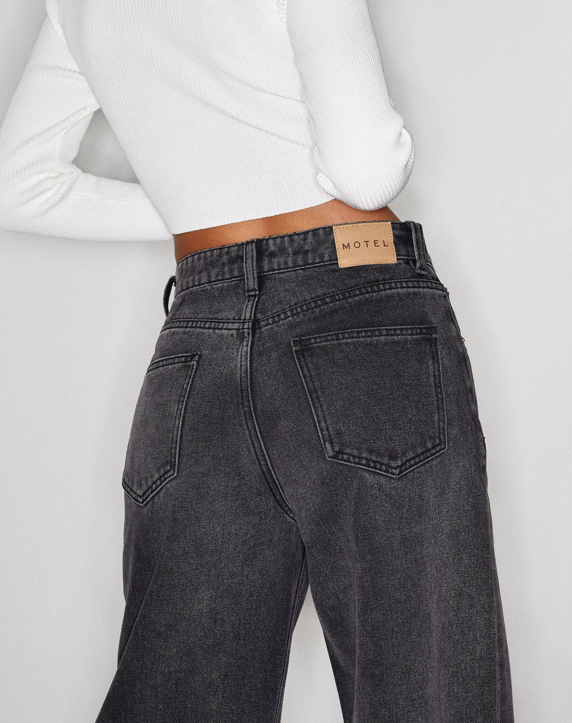 Roomy Extra Wide Low Rise Jeans in Black Wash