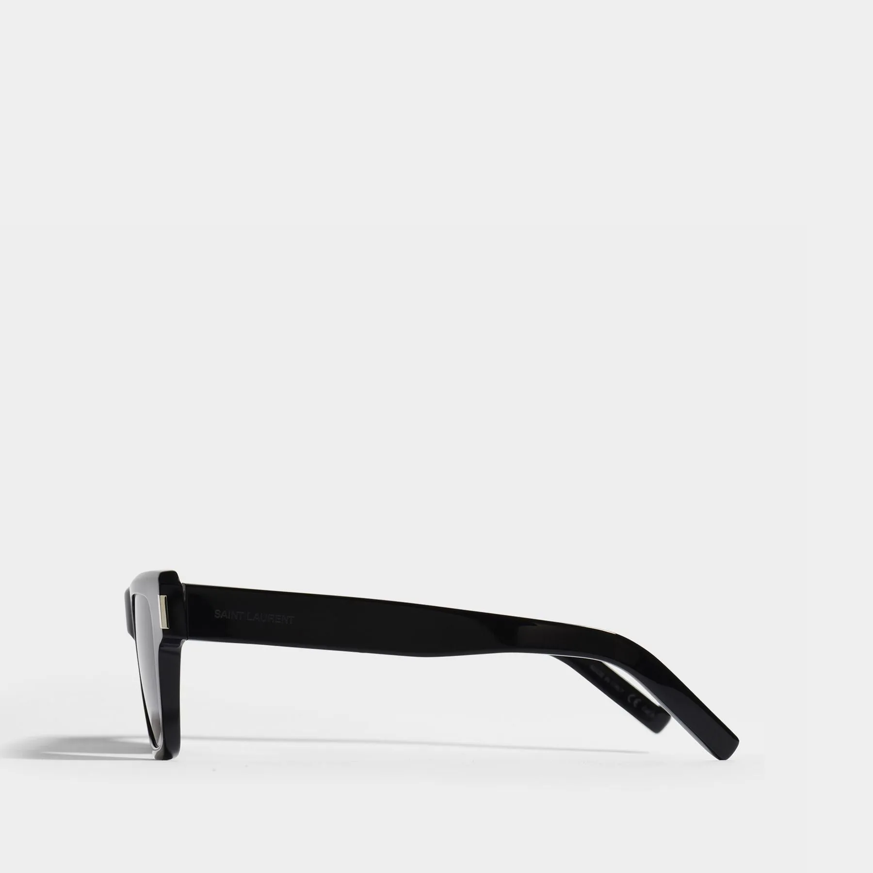 Sunglasses in Black Acetate